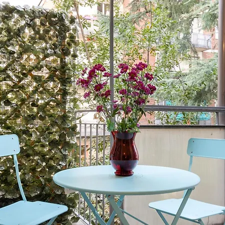 Apartment Giardini Margherita Monolocale Con Balcone
