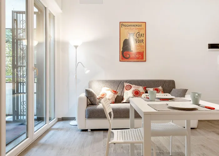 Giardini Margherita Monolocale Con Balcone 아파트