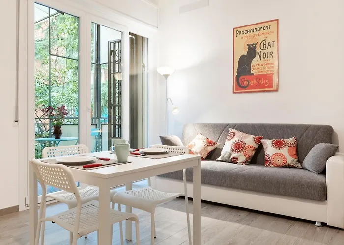 Giardini Margherita Monolocale Con Balcone 볼로냐